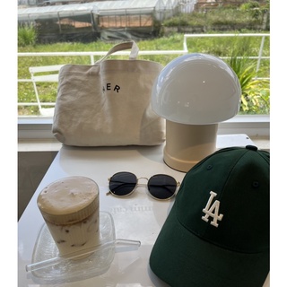 Kính retro loại gọng cứng xịn mịn