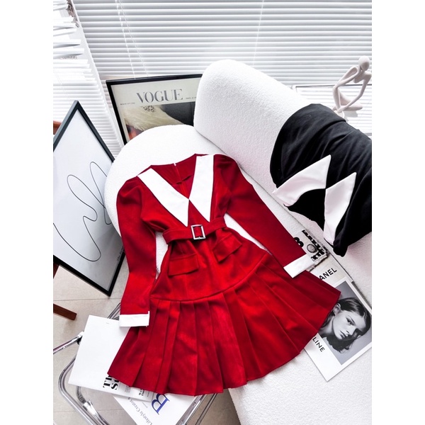 ĐẦM NHUNG CỔ TRẮNG NHỌN XẾP LY KÈM NỊT