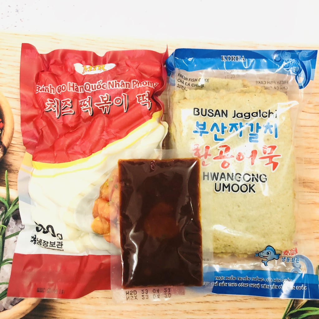 BÁNH GẠO NHÂN PHÔ MAI 500G KÈM SỐT VÀ CHẢ CÁ loại mới- CHỈ GIAO TẠI SÀI GÒN