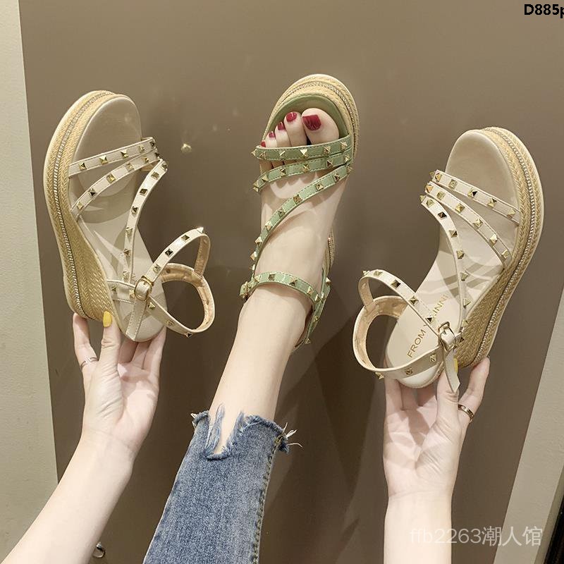 Giày sandal đế xuồng dày đính đinh tán thời trang nữ 2021 7
