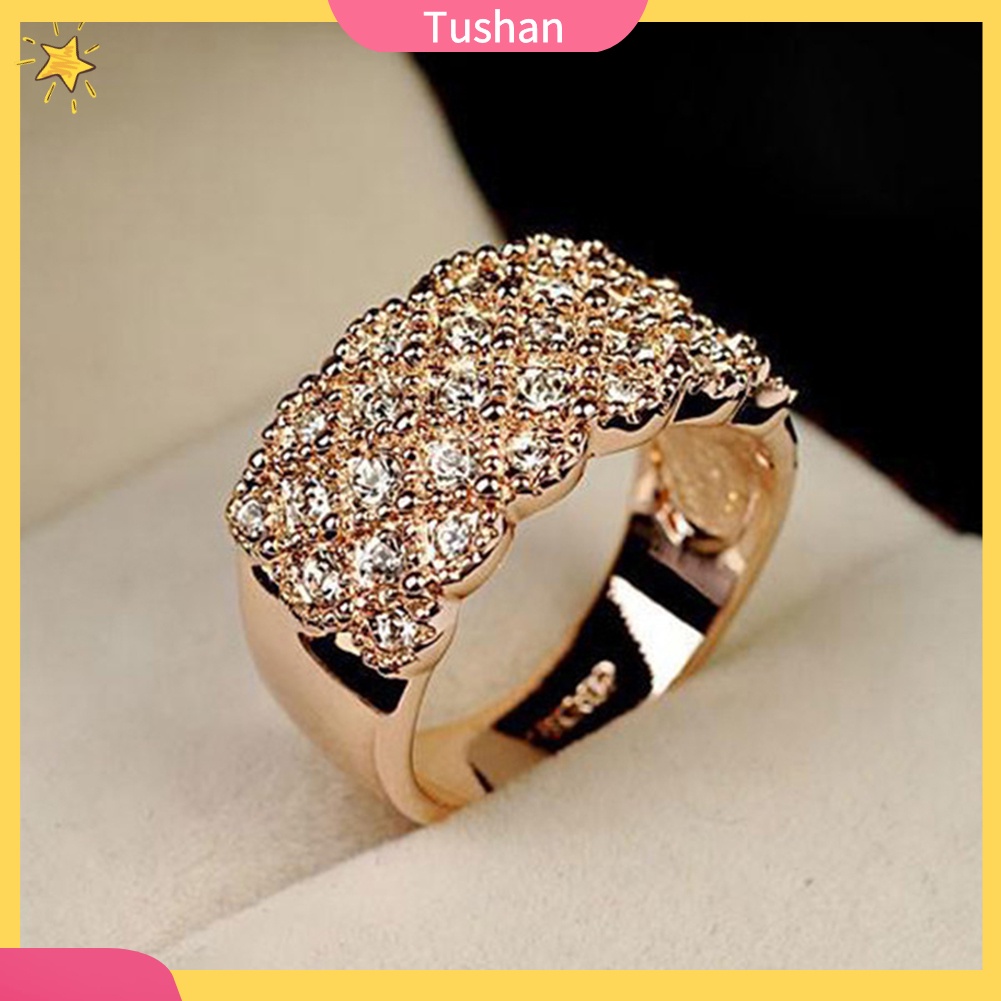 Nhẫn Đính Hôn Đính Đá Sang Trọng