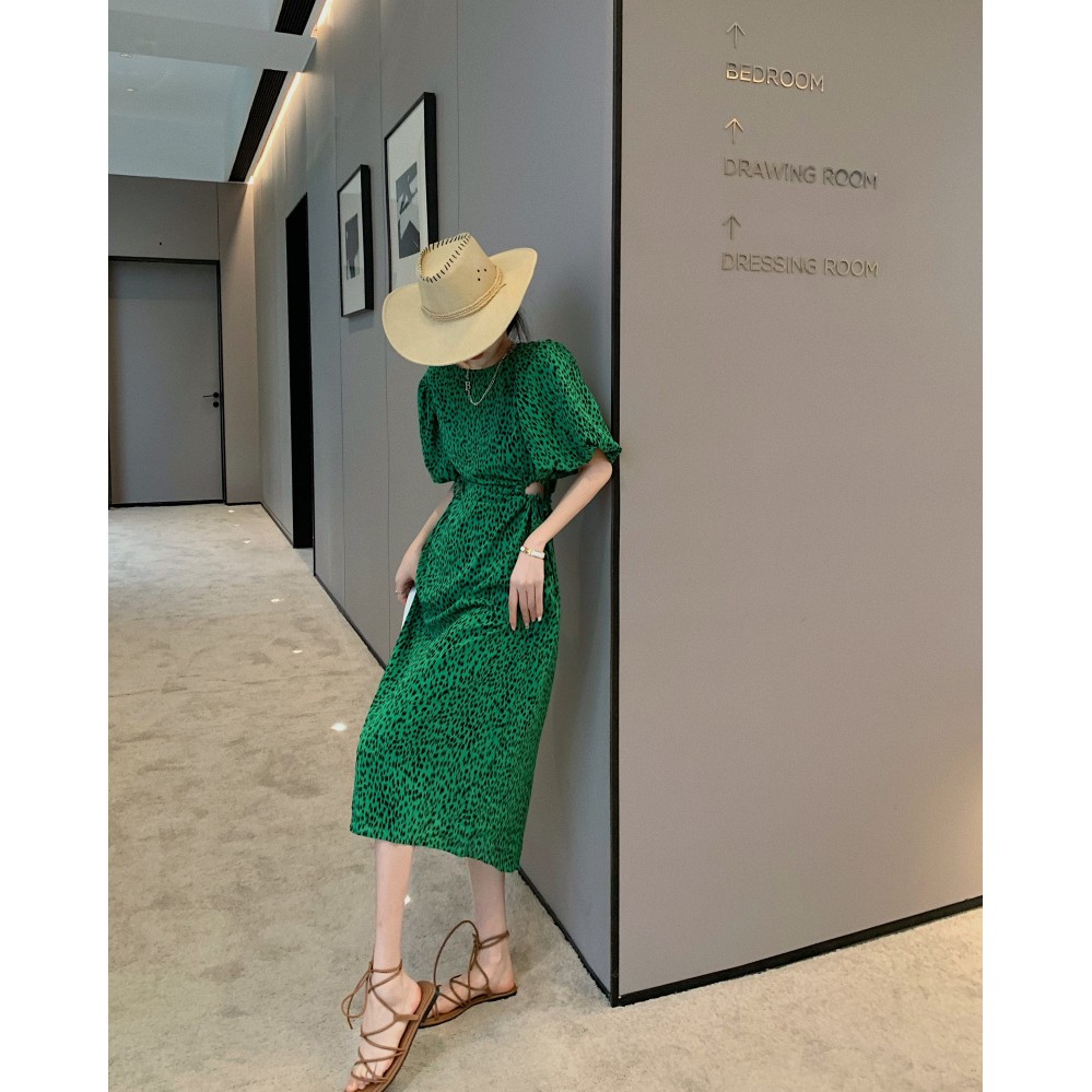 Đầm  họa tiết báo xanh lá khoét eo cao sexy Korea