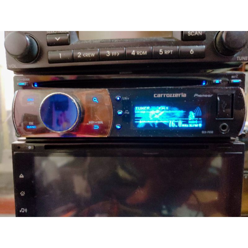Carozzela Pioneer DEH -P650 made in japanAux.usb. out cra.cd. radio. Mp3