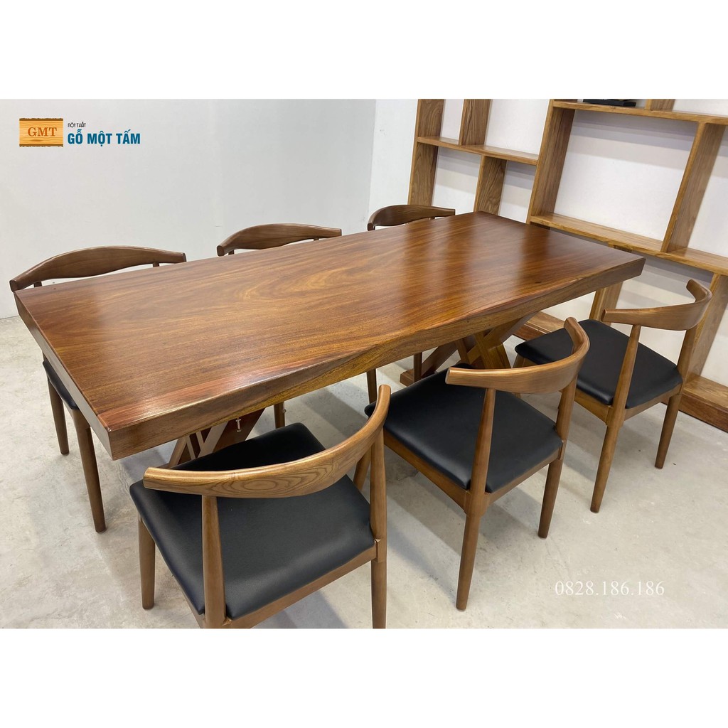 Bàn ăn gỗ lim nguyên tấm chân gỗ tuyệt đẹp
