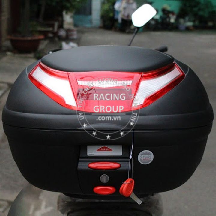 Thùng sau givi E350RN-S3 35 lít có đèn tặng kèm đế hàng chính hãng - bảo hành 2 năm