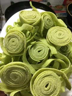 Mứt dừa tự làm vị lá nếp