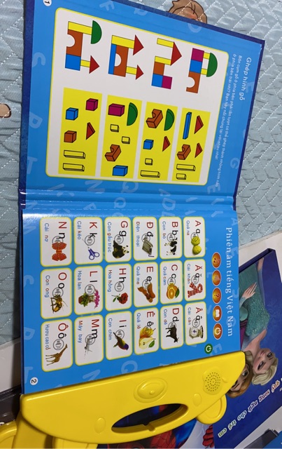 Bộ song ngữ điện tử Anh -Việt cho bé