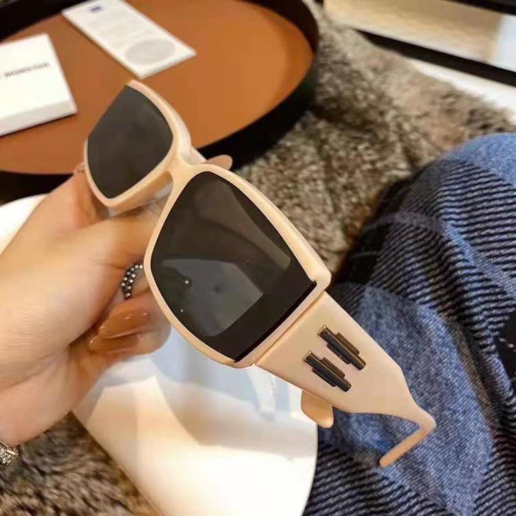 Kính Mát Thời Trang Kiểu Dáng Độc Đáo Thời Trang Cho Nam Và Nữ