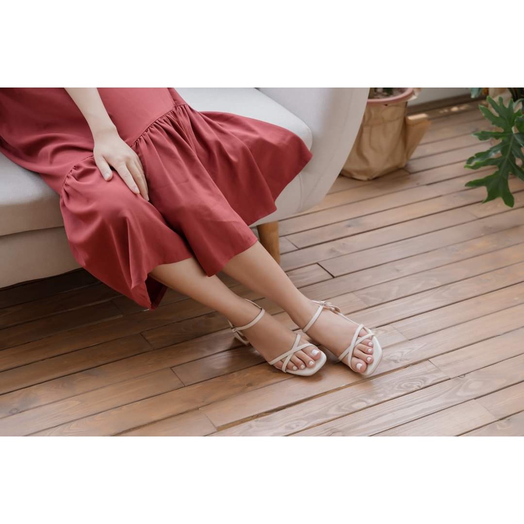 Sandal cao gót quai chun đan chéo, Dép cao gót đế vuông 5p thiết kế chắc chắn, săng chảnh