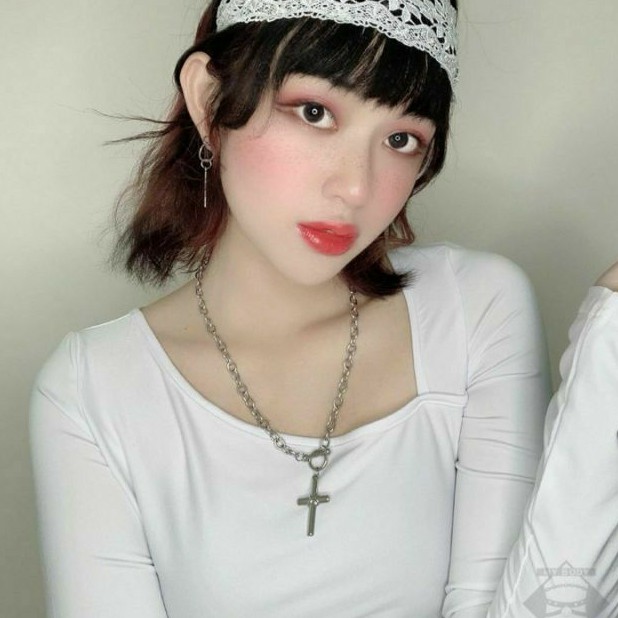 Dây cổ thánh giá.