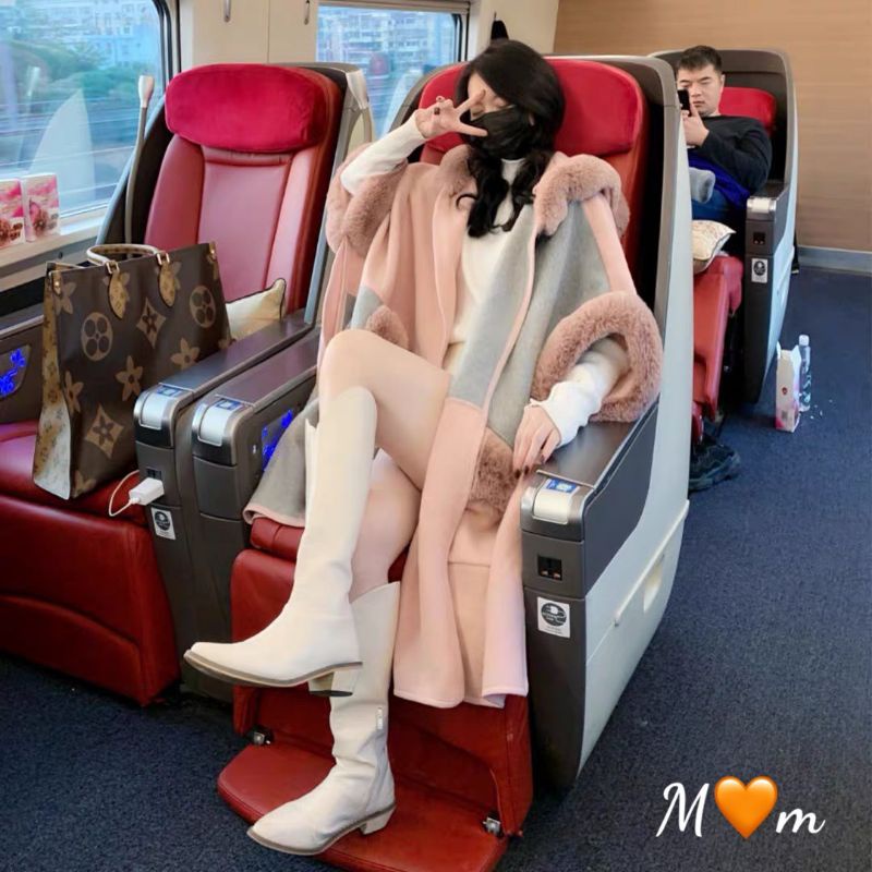 Áo choàng siêu đẹp. | BigBuy360 - bigbuy360.vn