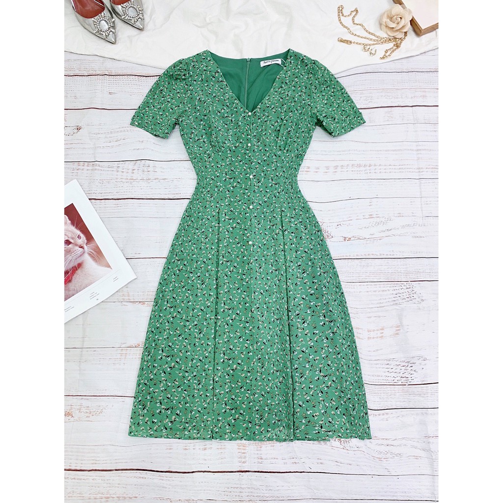 [Mã FAGREEN1505 giảm tới 30K đơn 99K] Váy cổ V phối cúc ngọc giữa Zym’s House - LT153