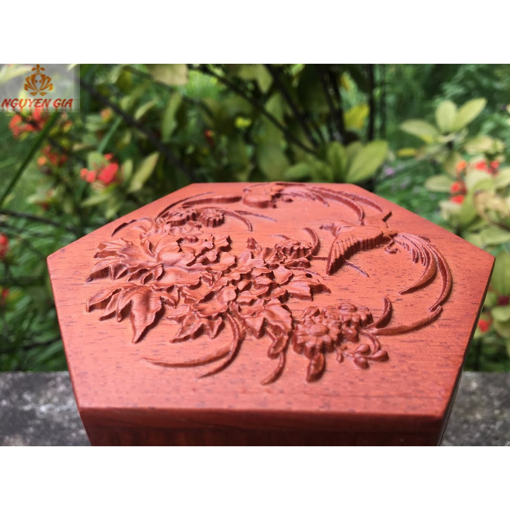 Hộp đựng trà mẫu đôi chim bên vườn hồng gỗ Hương