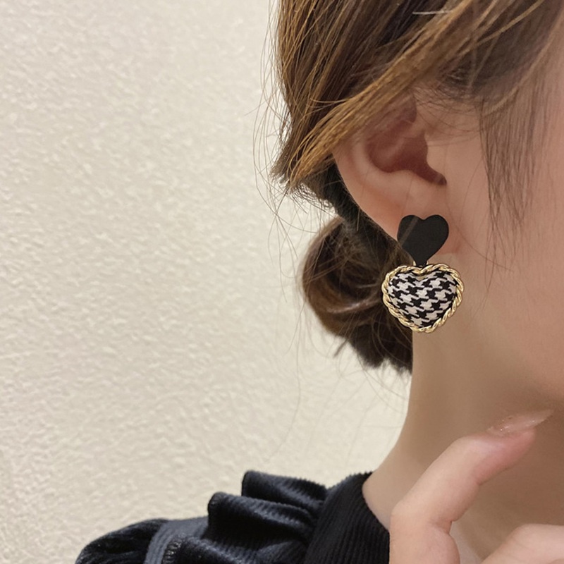 1 đôi bông tai họa tiết răng cưa thời trang cho nữ