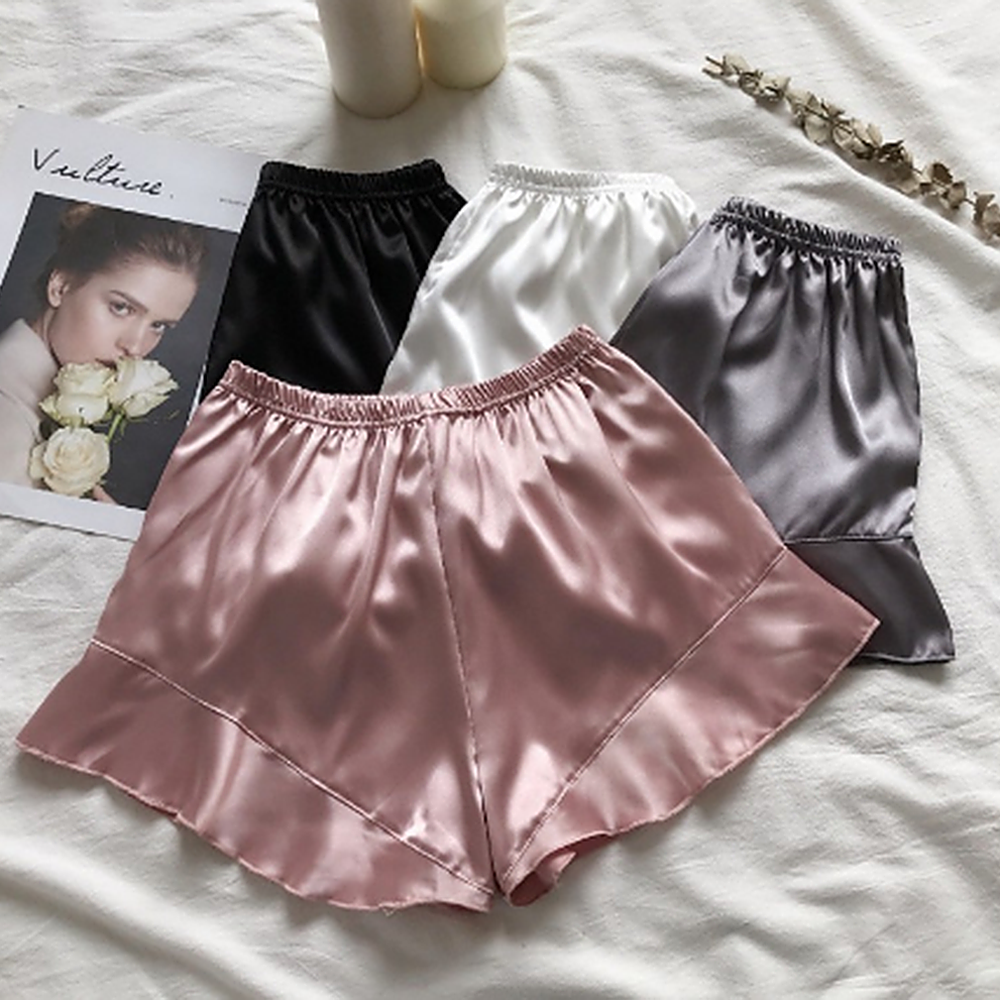 Quần đùi mặc an toàn bên trong váy đầm chất liệu lụa satin thoải mái dành cho nữ