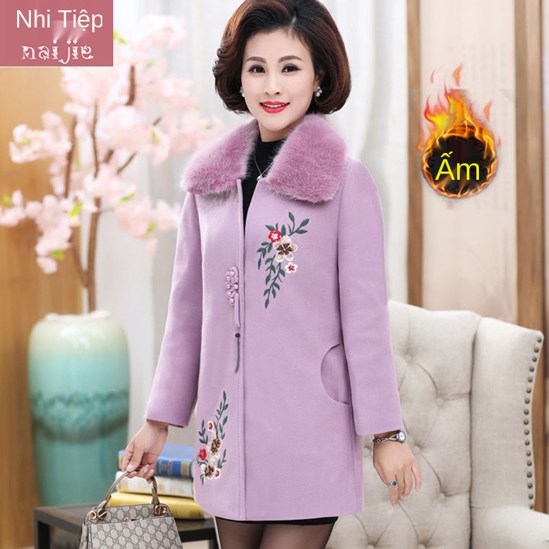Bà mẹ trung niên và phụ nữ lớn tuổi mùa thu áo khoác len mới đông cộng với bông thêu cổ lông dài