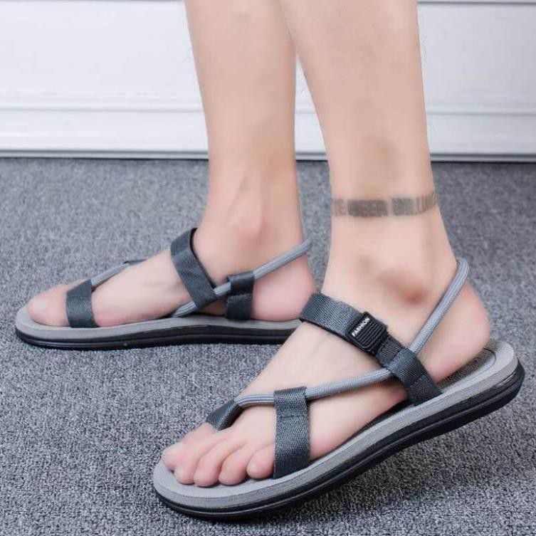 Sandal nam nữ đi biển, dép quai chéo xỏ ngón đi du lịch AM021