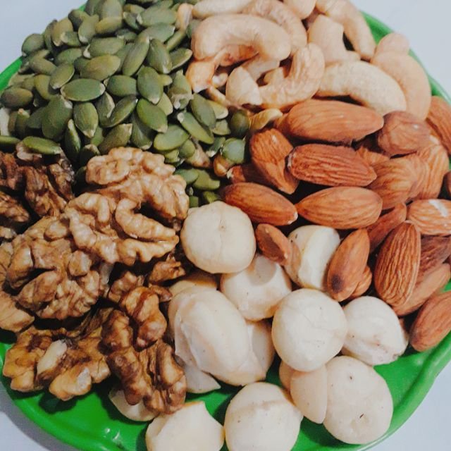 Hạt Dinh Dưỡng Mix 5 Loại - Hũ 500g - Nhân Hạt Sấy Nguyên Vị