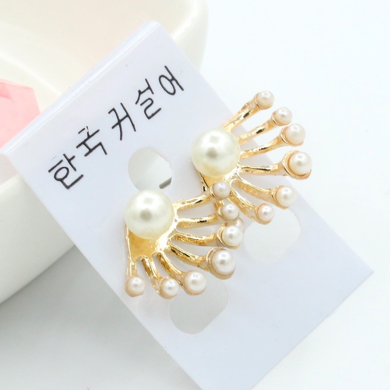 Bông tai kiểu cánh quạt xoè , đính châu nhân tạo