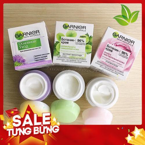 Kem dưỡng ẩm Garnier Skin Naturals cho da khô và nhạy cảm