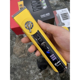Tông đơ cắt tóc Codos 925 lưỡi sứ sắc bén máy êm khỏe.