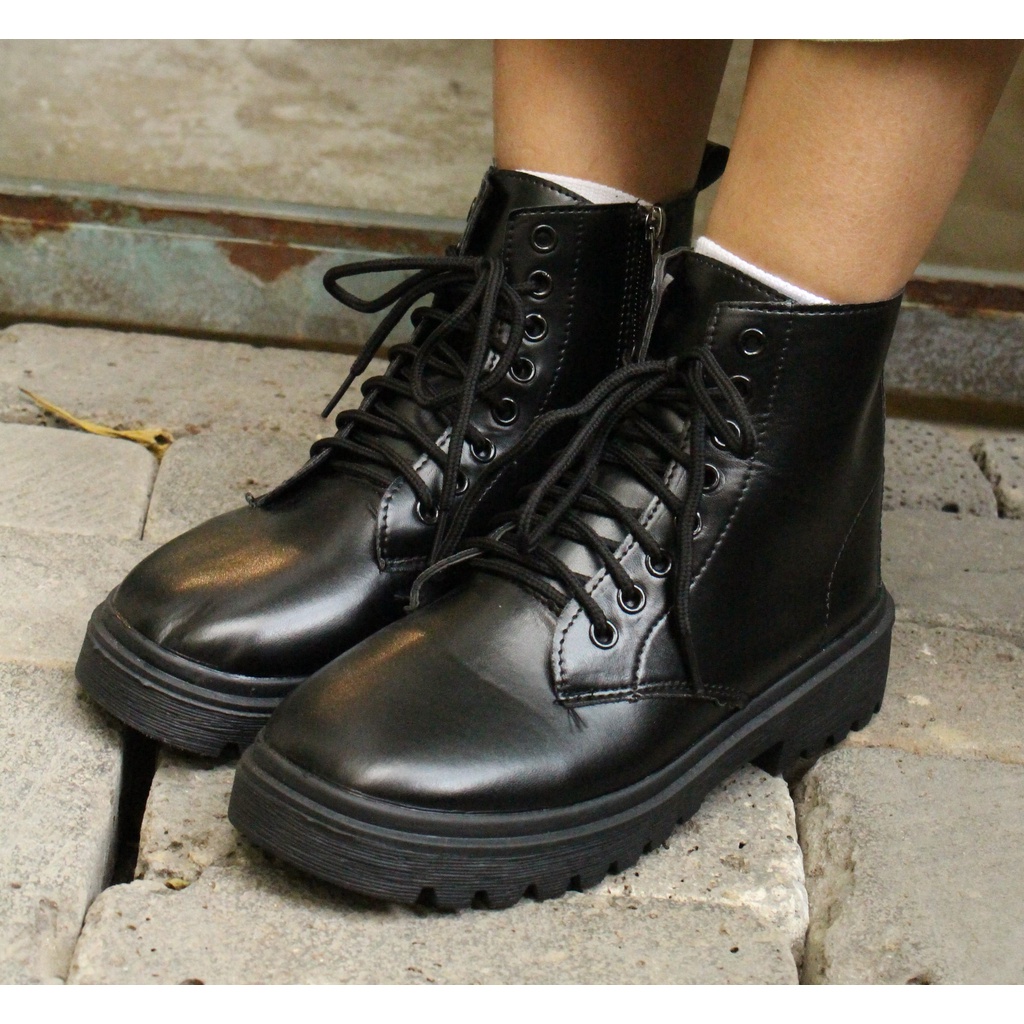 Martin retro boots, Giày boots cao cổ có khoá kéo