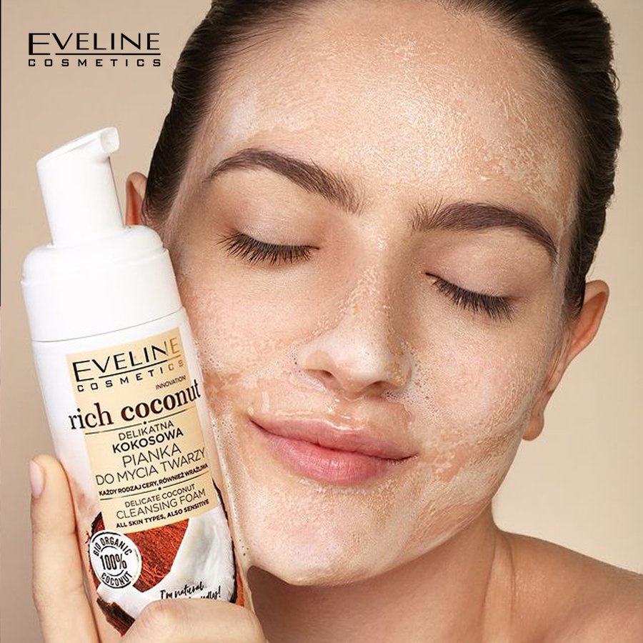 Gel rửa mặt tạo bọt Eveline Rich Coconut tinh dầu dừa 150ML