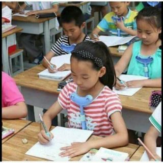 Giá đỡ chống cận cho bé