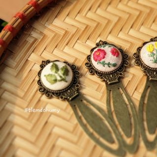 Bookmark dạng thước thêu tay ❤