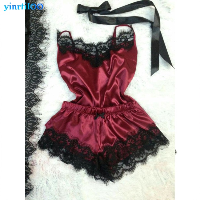 Set đồ ngủ 2 mảnh gồm áo hai dây và quần ngắn màu đen gợi cảm cho nữ | BigBuy360 - bigbuy360.vn