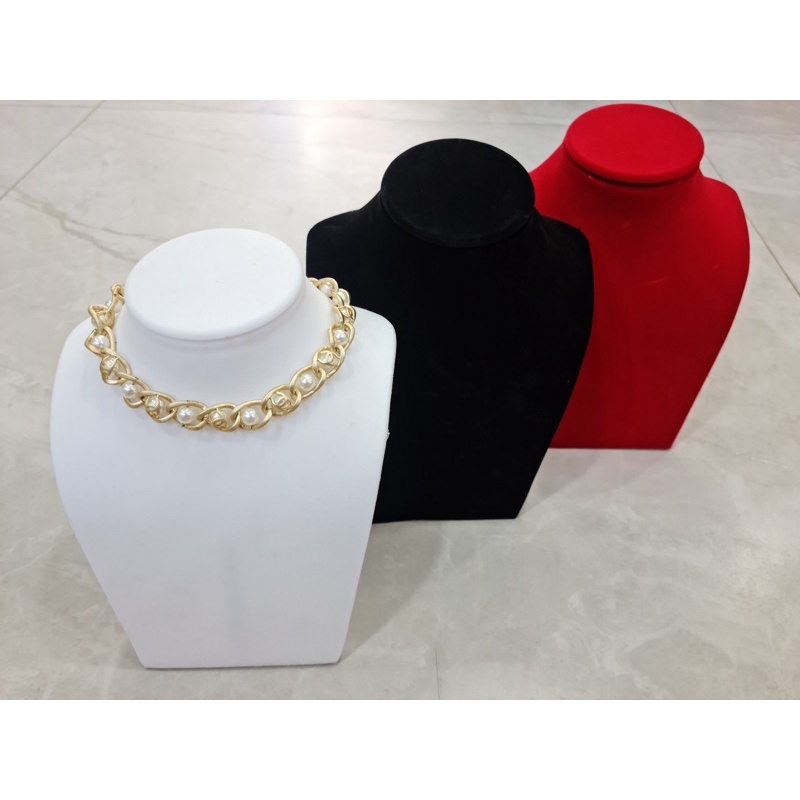 CỔ NHUNG MA NƠ CANH TRƯNG DÂY VÀ VÒNG CỔ