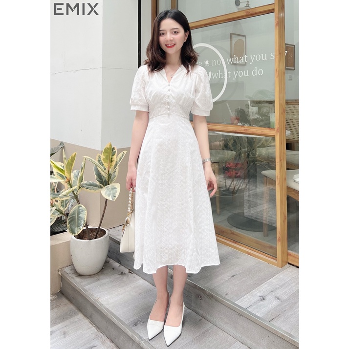 Váy tiểu thư khuy ngọc EMIX (màu trắng), basic dress, dáng dài maxi, cổ V, cộc tay, dáng chữ A, chất  thô thêu hoa V020