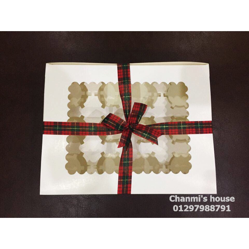 Hộp đựng cupcake 12 ô