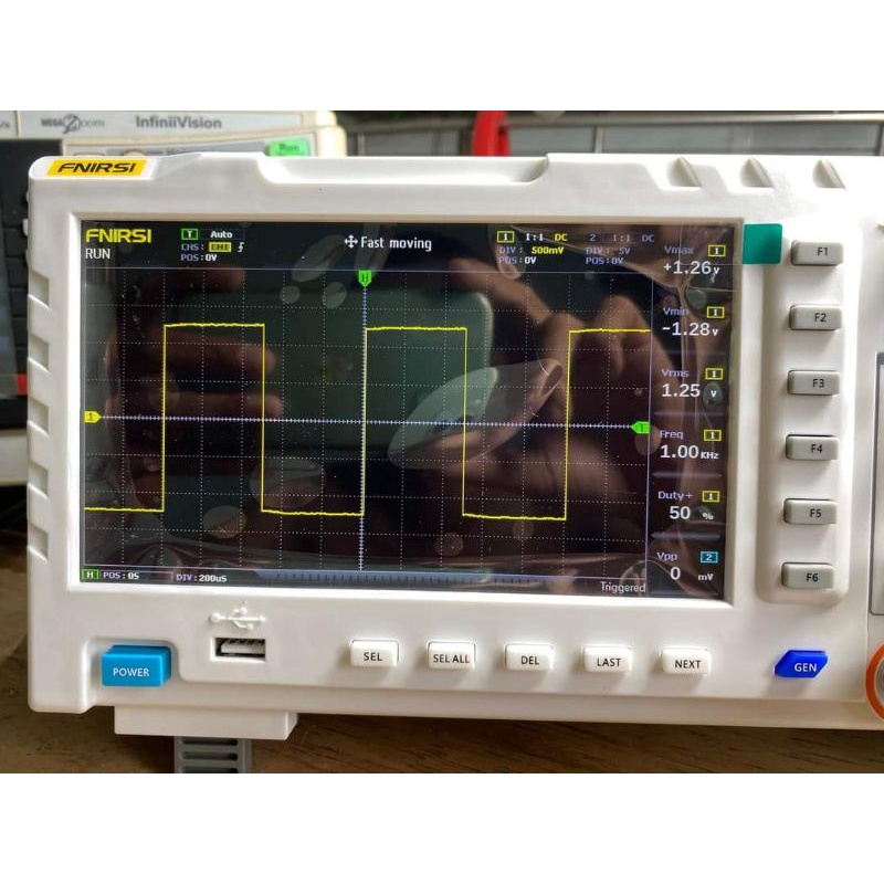 Máy hiện sóng 2 kênh 100MHZ có tích hợp máy phát sin