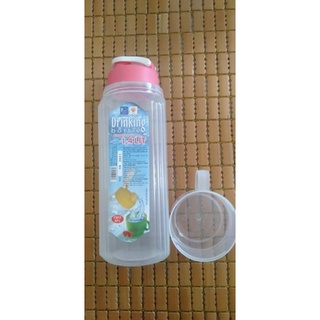 Bình đựng nước pp 1400ml kèm ly.