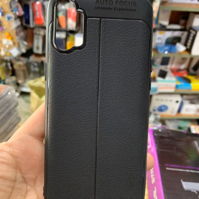 Ốp lưng Realme C3i đen dẻo Vân da