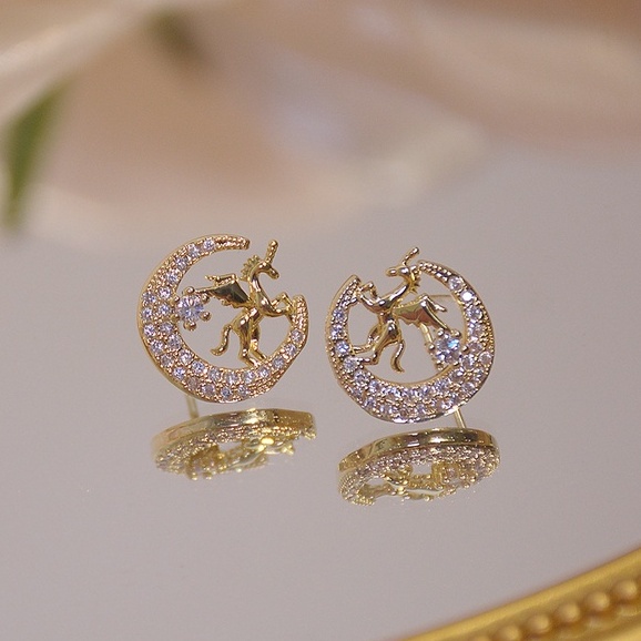 Bông tai mạ vàng 18K hình kỳ lân đính đá thời trang