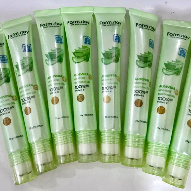 Thanh Lăn Giảm Thâm Quầng Mắt, Bọng Mắt Nha Đam Aloe Vera 92% Farm Stay Tuýp 30g