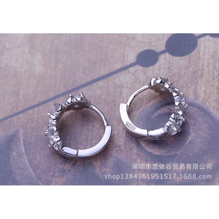 Hoa tai dạng tròn họa tiết hoa thanh lịch
