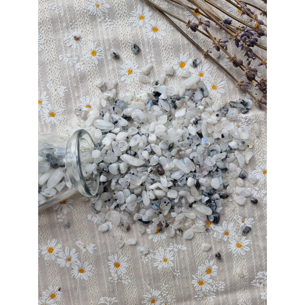 Vụn đá Moonstone (đá mặt trăng) tự nhiên dùng trong thanh tẩy Tarot, Reiki, thiền định