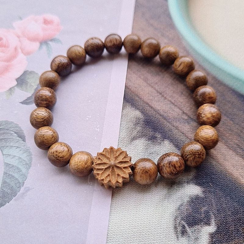 Vòng Trầm Tốc Tự Nhiên Mix Chamr Hoa Cúc - N37 | BigBuy360 - bigbuy360.vn