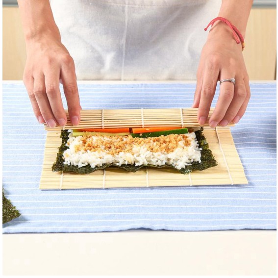Mành tre dùng để cuốn sushi tiện lợi