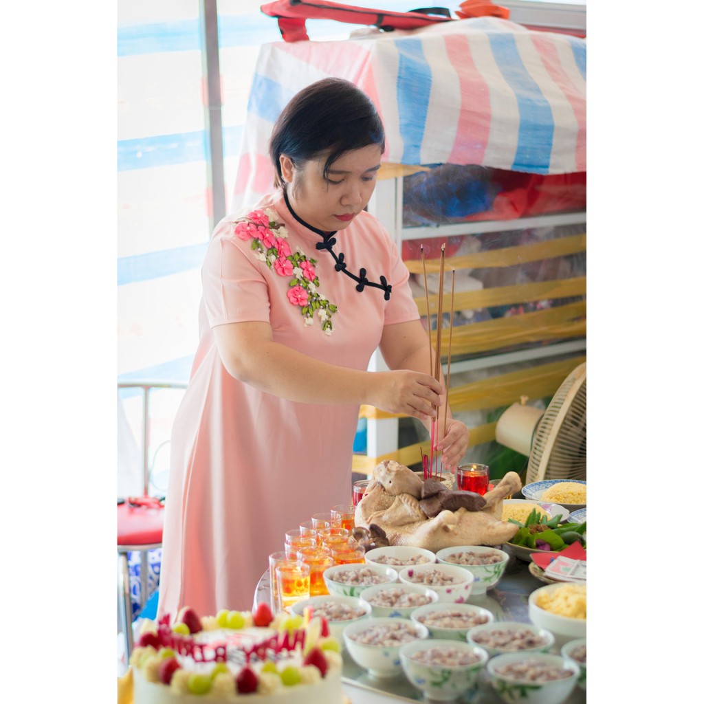 Thanh lý đầm cổ tàu thêu hoa bigsize