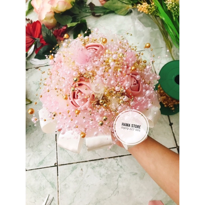 BÓ HOA CƯỚI CẦM TAY CÔ DÂU KẾT CƯỜM HẠT CHÂU MÀU HỒNG PHONG CÁCH HIỆN ĐẠI TẶNG KÈM CÀI ÁO CHÚ RỂ GIÁ RẺ