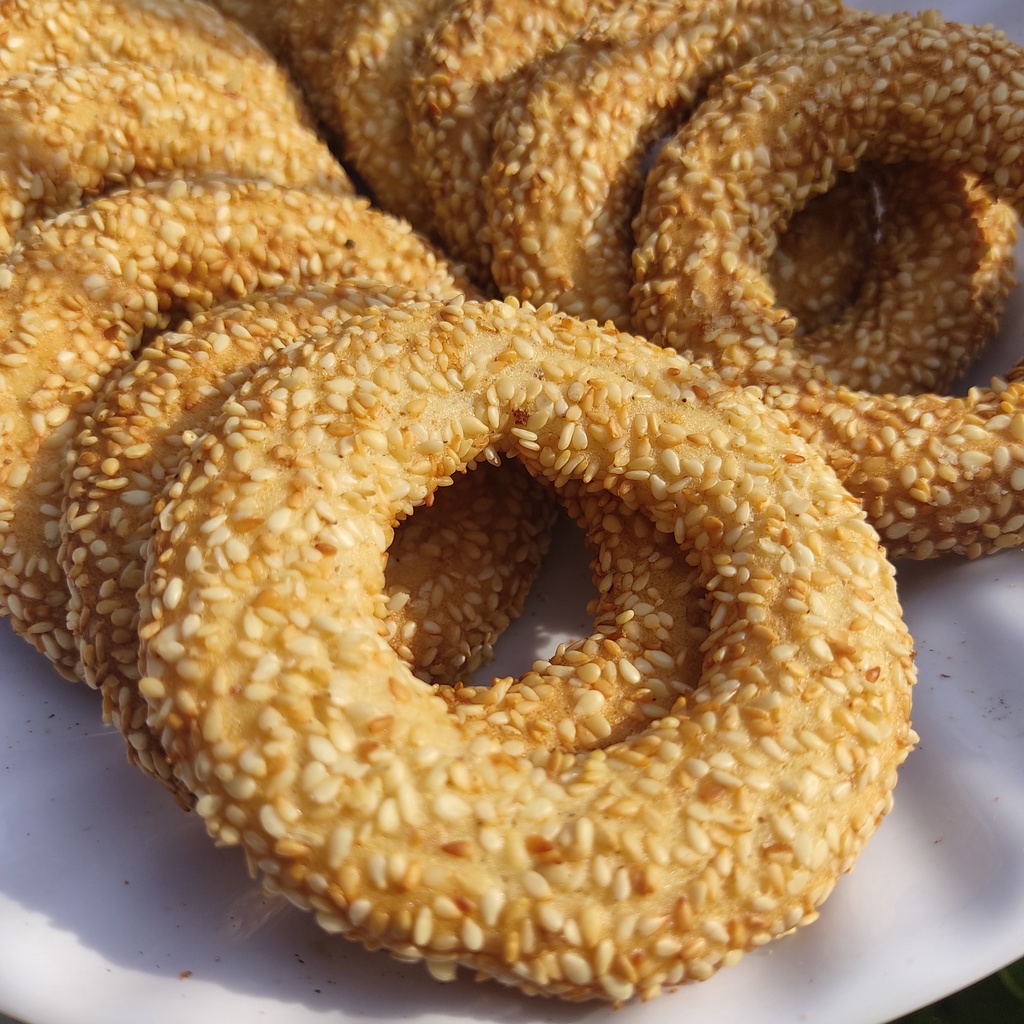 1 Gói 12 Miếng Bánh Vòng Mè Bơ Sữa