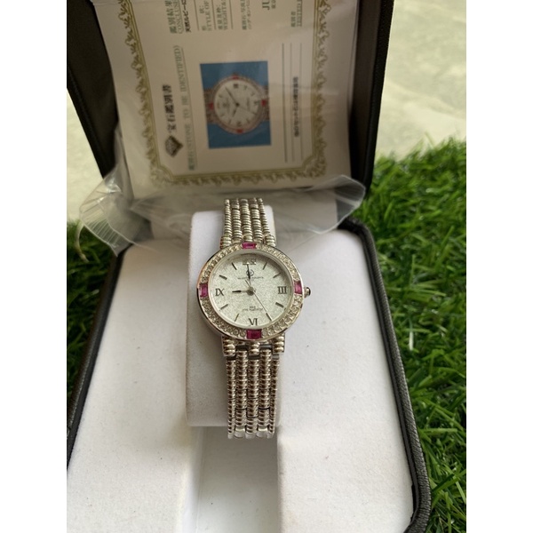 ĐỒNG HỒ NỮ HIỆU valentino