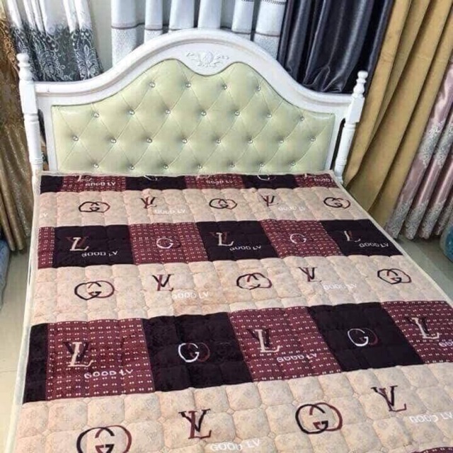 Thảm trải giường