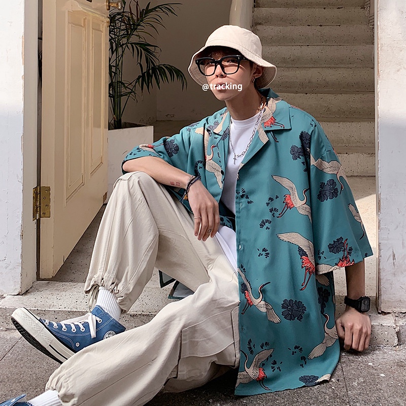 Áo thun ngắn tay dáng rộng in hình cá tính thời trang | BigBuy360 - bigbuy360.vn