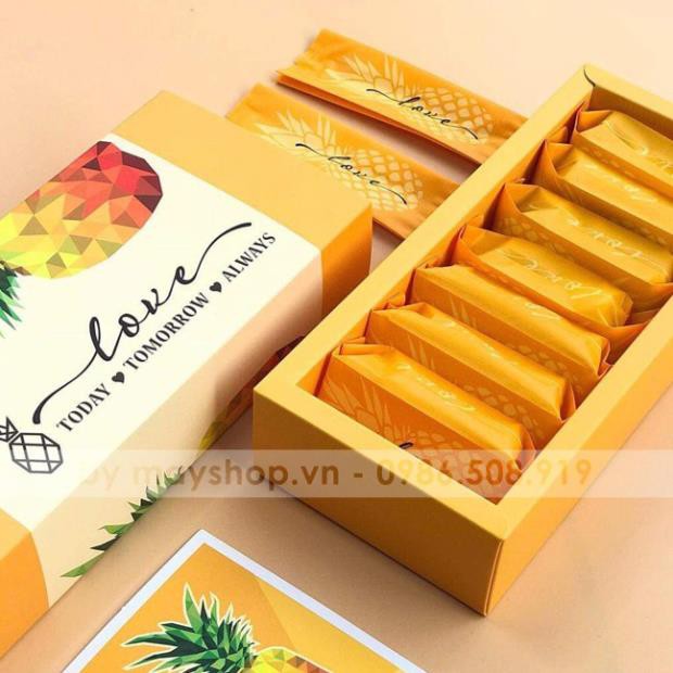 Hộp bánh dứa Vạn phát màu vàng