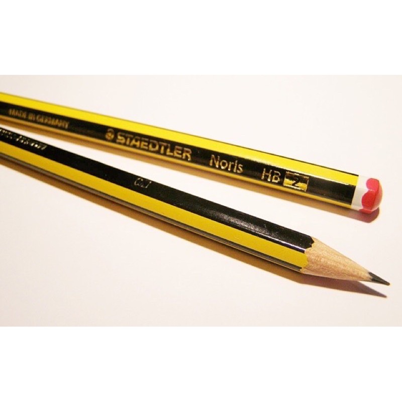 1 hộp bút chì STAEDTLER sọc vàng ĐỨC xịn 2B có 12 bút hàng chất lượng tốt